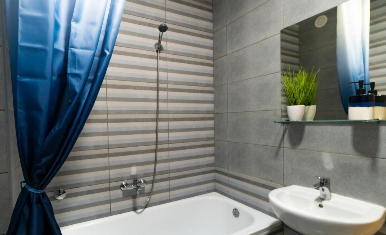 Central Fenix Apartment - Free Private Parking-Fast Wi-Fi Novi Sad Exterior photo